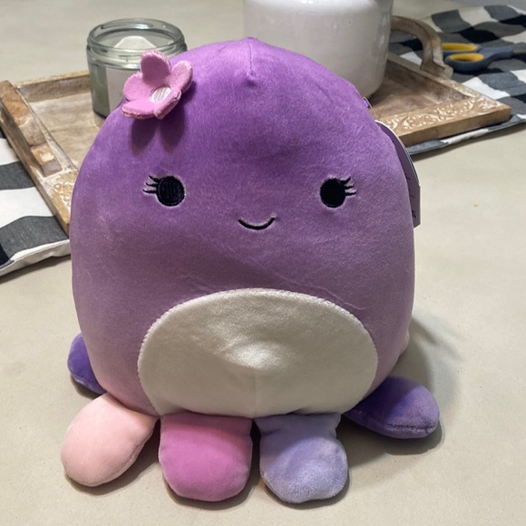 Kellytoy Other - NWT Violet squishmallow